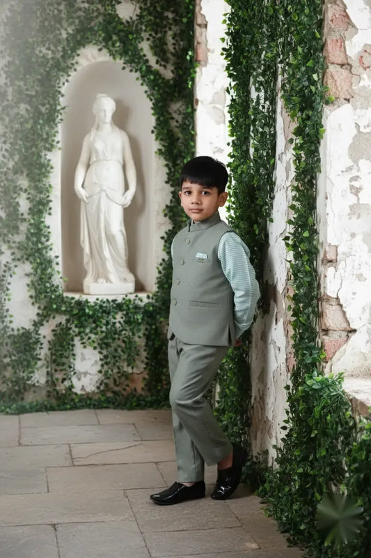 Emerald Elegance Boys Festive 3-Piece Jacket Suit